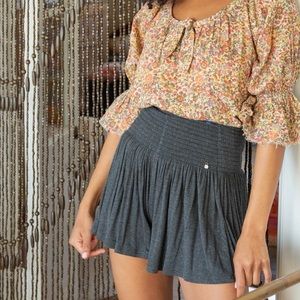 Natural Life NWT Daisy Knit Skort in Charcoal Size XS